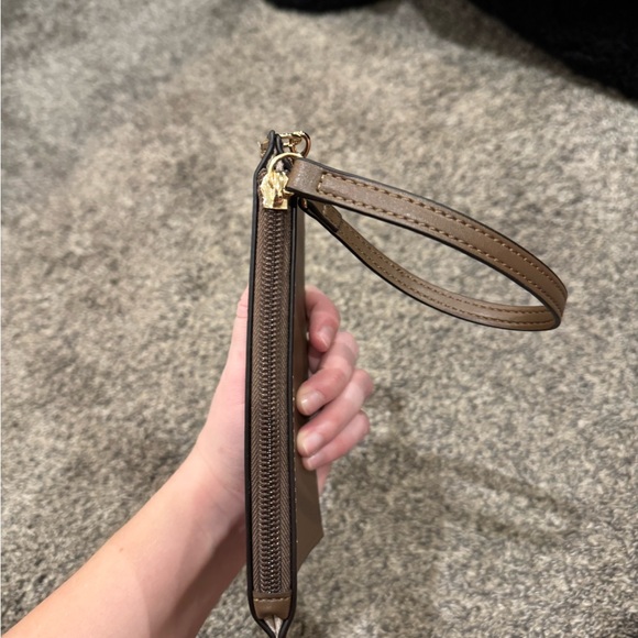 Nine West Brown Wristlet NWOT - Picture 6 of 7
